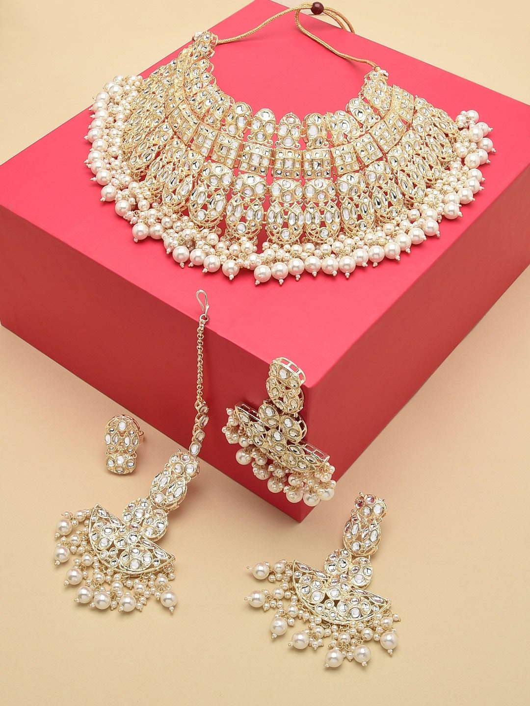 Gold-Plated White Kundan-Studded & Pearl Beaded Jewellery Set