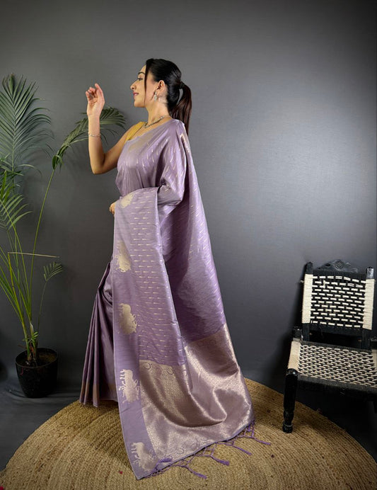 Je recherche quelqu'un pour ce magnifique sari de la même couleur