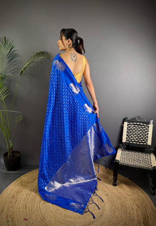 Je recherche quelqu'un pour ce magnifique sari de la même couleur