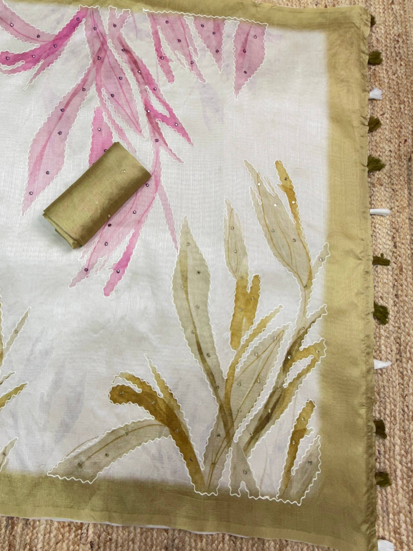 Sari brodé en pure soie Rangoli avec codage 3 mm c pallu