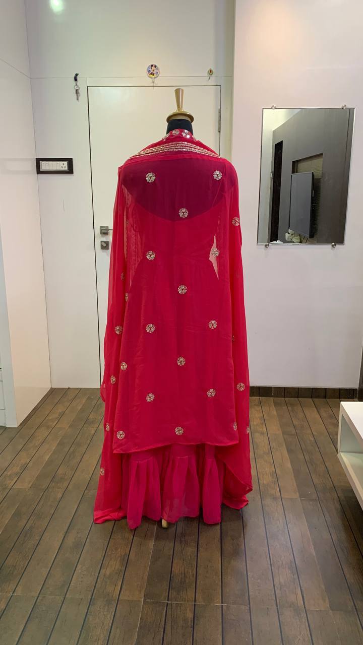 Steal the spotlight with this modern take on classic indo set