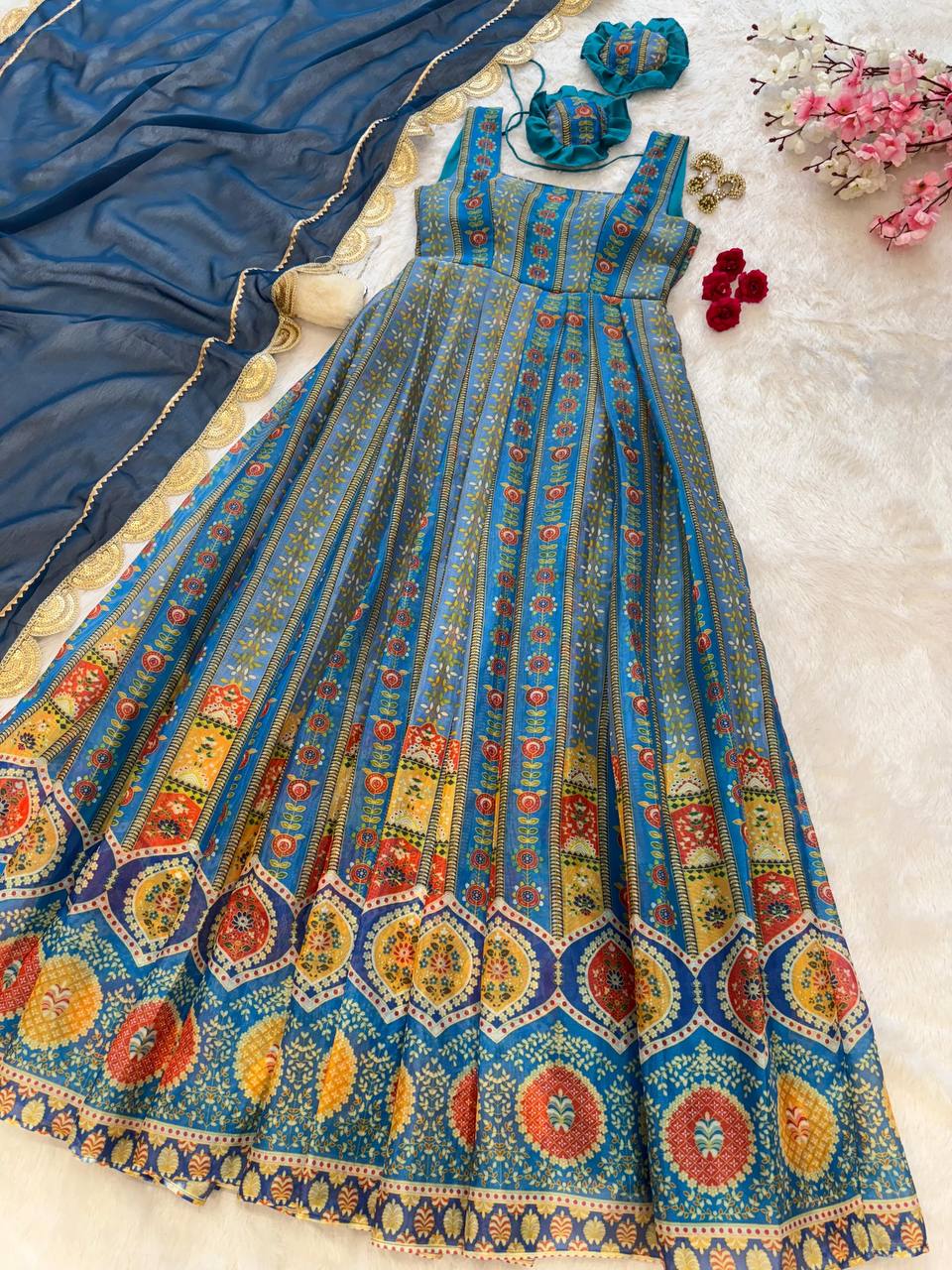 Präsentation des exklusiven Anarkali-Shooting-Designs