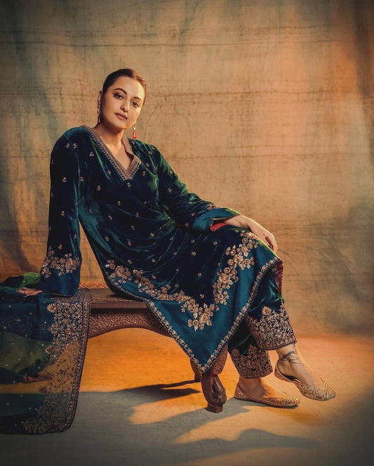 SONAKSHI 9000 VELVET SUIT SET
