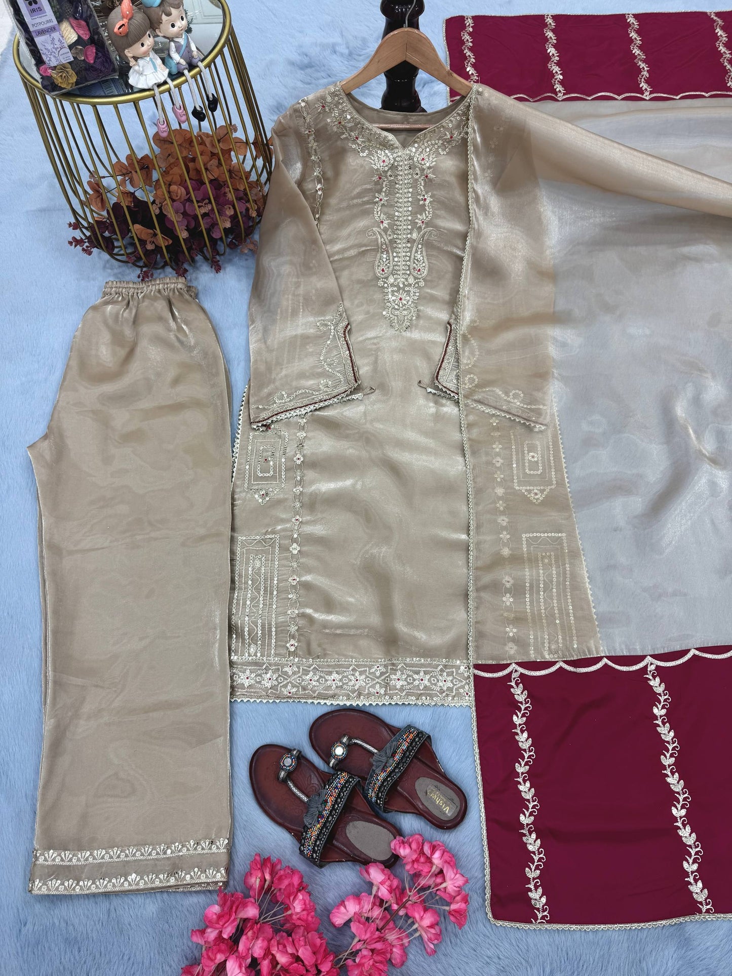 Launching New Đěsigner Party Wear Look Pur Top Plazzo & Dupatta Set