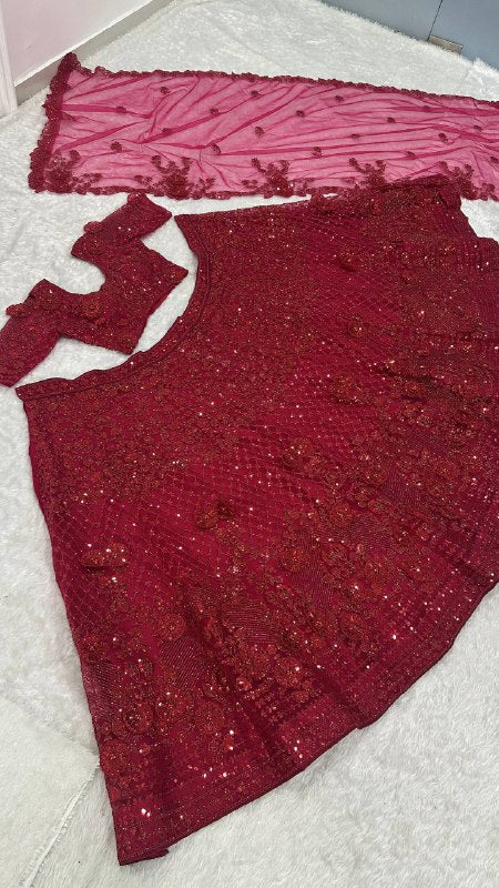 Sehen Sie umwerfend aus in diesem wunderschönen cremefarbenen Lehenga-Set