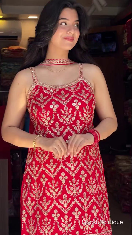 Kleid aus Georgette-Imitat mit üppiger Paillettenstickerei