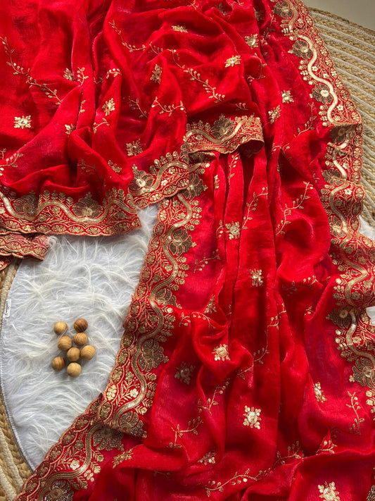 Je recherche quelqu'un pour ce magnifique sari de la même couleur