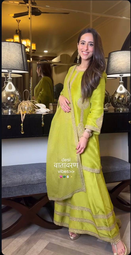 Widen your wardrobe with this beautiful palazzo set