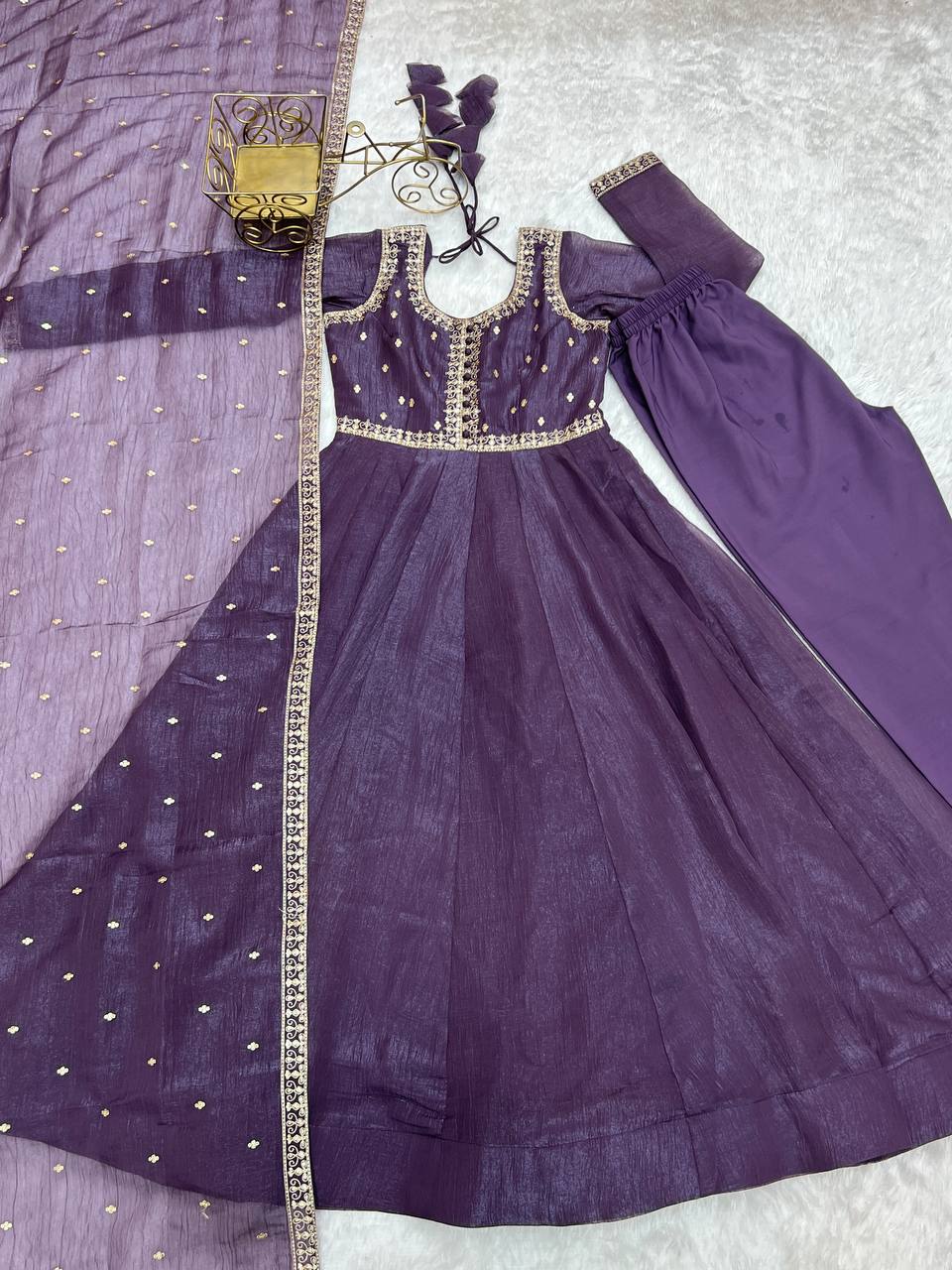 PRESENTING NEW HIGH PREMIUM QUALITY PURE CRUNCHY SILK FABRIC GOWN
