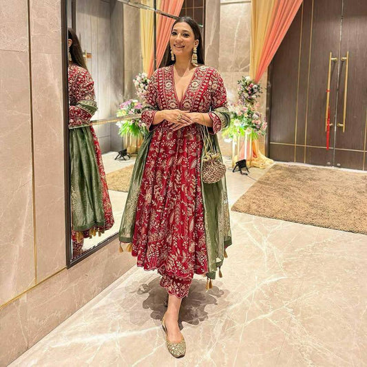 PRESENTING NEW ANARKALI GOWN WITH HEAVY SEQUINS EMBROIDERY WORK IN CHINON SILK FABRIC