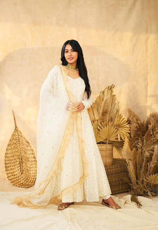 Kleid aus Georgette-Imitat mit üppiger Paillettenstickerei