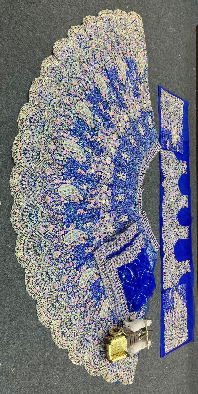 Lancement d'un Lehenga de travail à paillettes évasé de 4 mètres