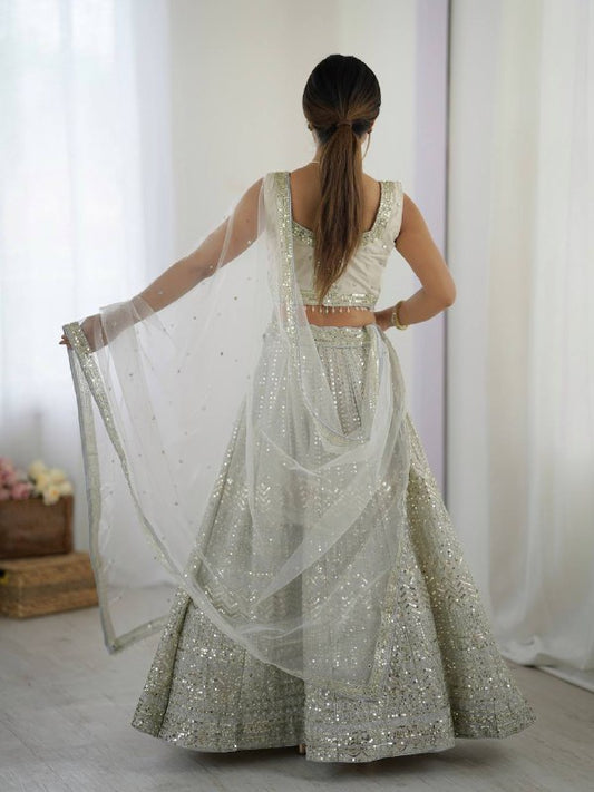 NEUES DREITEILIGES WESTERN-OUTFIT FÜR DIE TRENDIGE HOCHZEITSSAISON