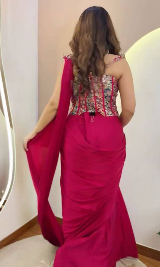 Feiern Sie den Charme der indischen Kultur mit diesem wunderschönen Lehenga-Set