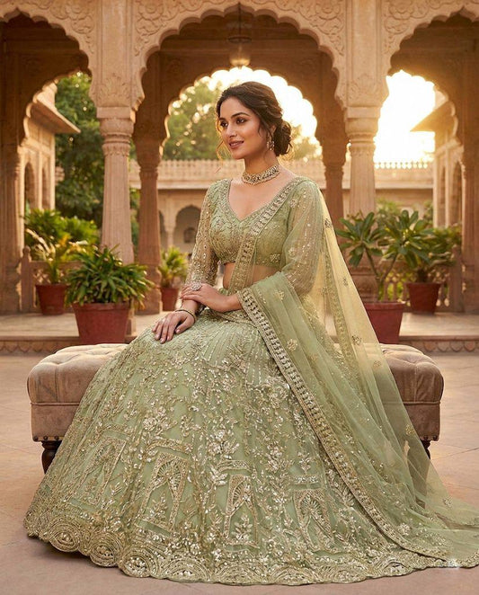 Einführung eines 4 Meter ausgestellten Coding Sequins Work Lehenga