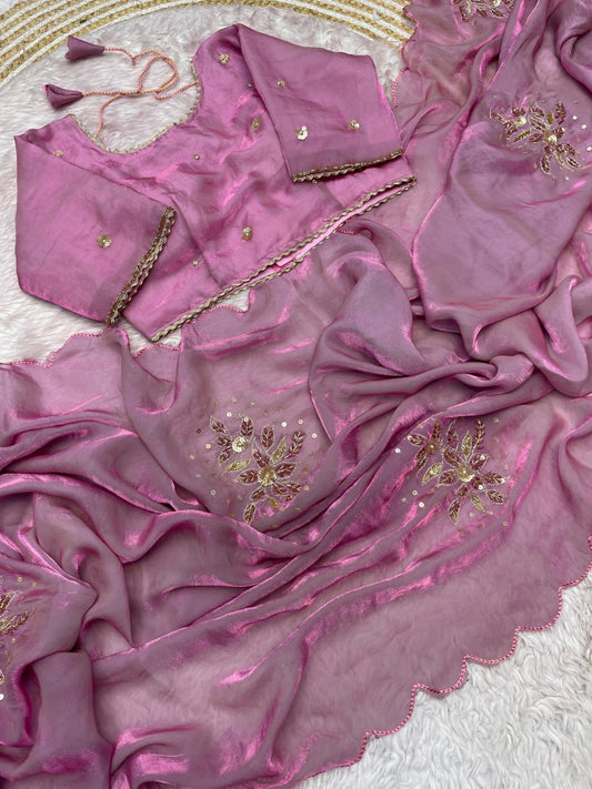 Je recherche quelqu'un pour ce magnifique sari de la même couleur