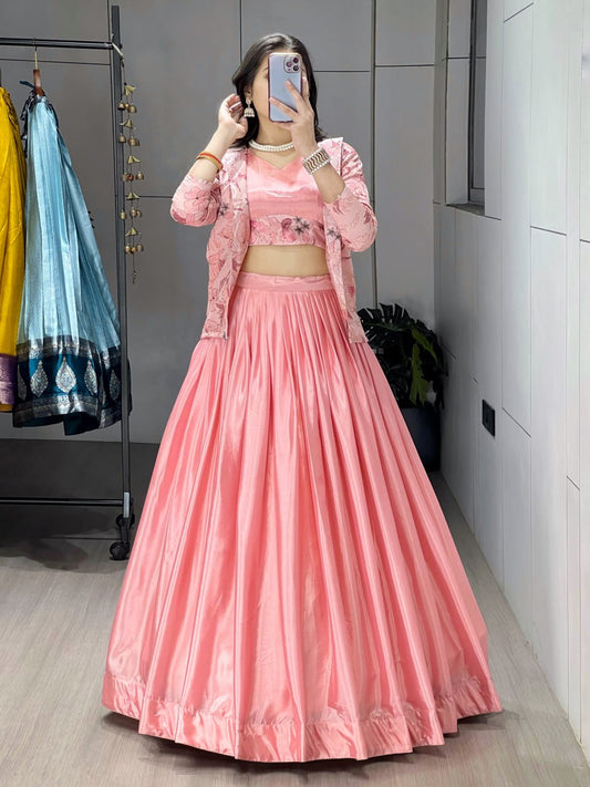 Feiern Sie den Charme der indischen Kultur mit diesem wunderschönen Lehenga-Set