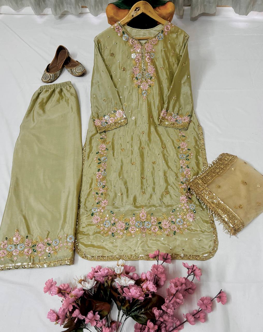 ENHANCE THE BEAUTY OF YOUR WARDROBE WITH THIS NEWLY LAUNCHED KURTI PLAZZO SET