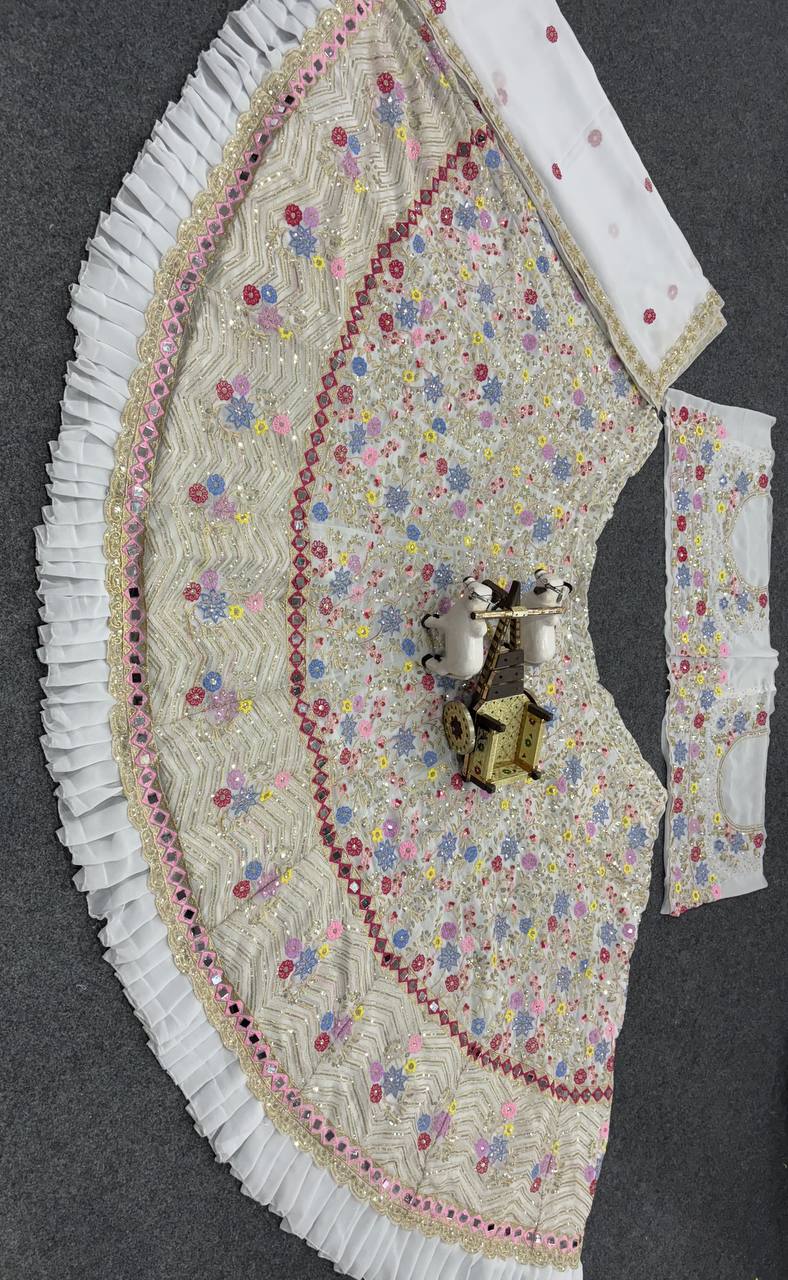 Einführung eines 4 Meter ausgestellten Coding Sequins Work Lehenga