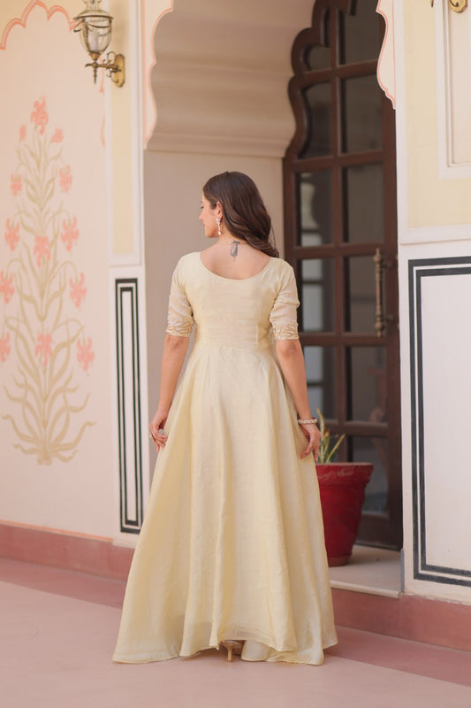 NOUVEAU HAUT DE SOIRÉE ET PLAZZO DE DESIGNER