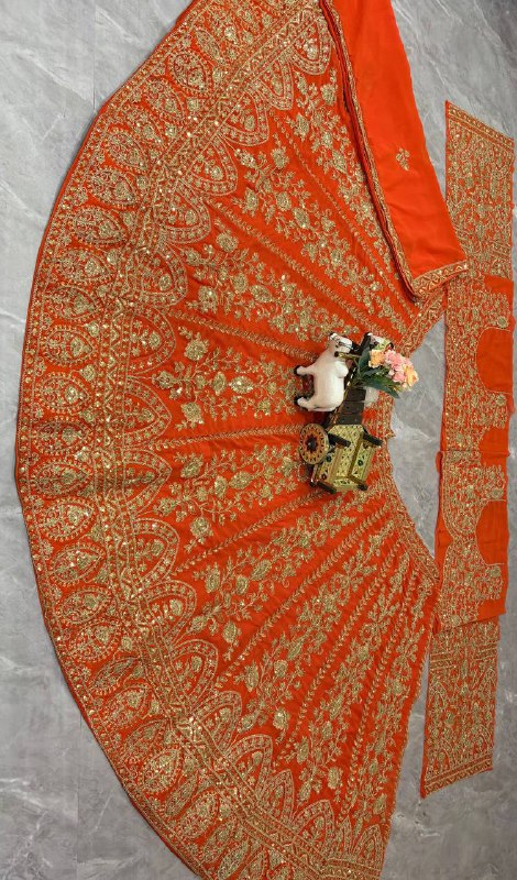 Einführung eines 4 Meter ausgestellten Coding Sequins Work Lehenga