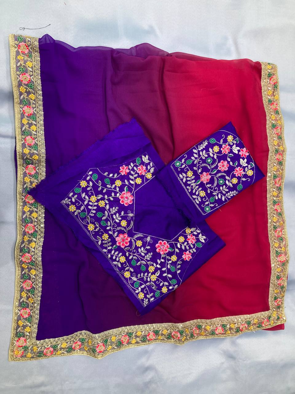 Looking some one for this same colour beautiful Pedding Clr Saree