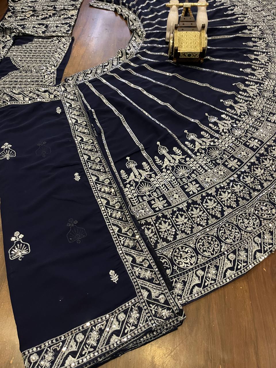 Einführung von Faux Georgette Lehenga Außergewöhnliche Qualität mit Cancan- und Canvas-Schichten