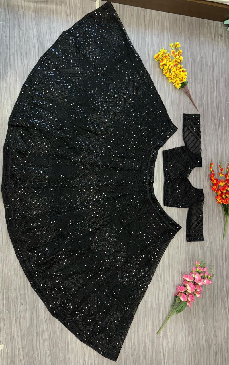 Brautmode, schwerer Kunstgeorgette-Stoff mit Stickereien und echter Spiegelarbeit, Handarbeit, Lehengas, Choli