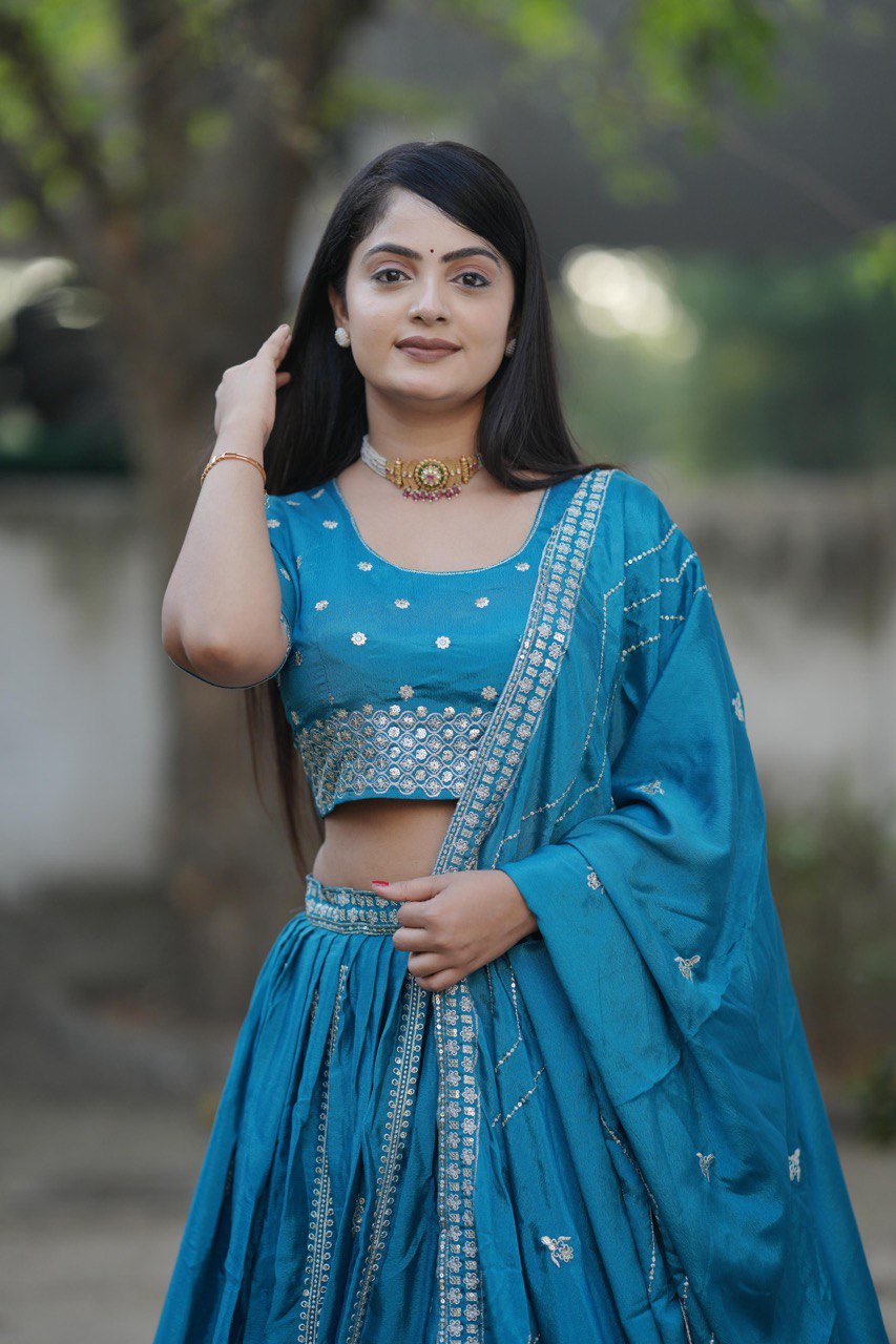 Elegance meets Trends in this embroidery lehengas