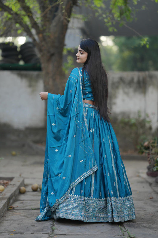 Elegance meets Trends in this embroidery lehengas