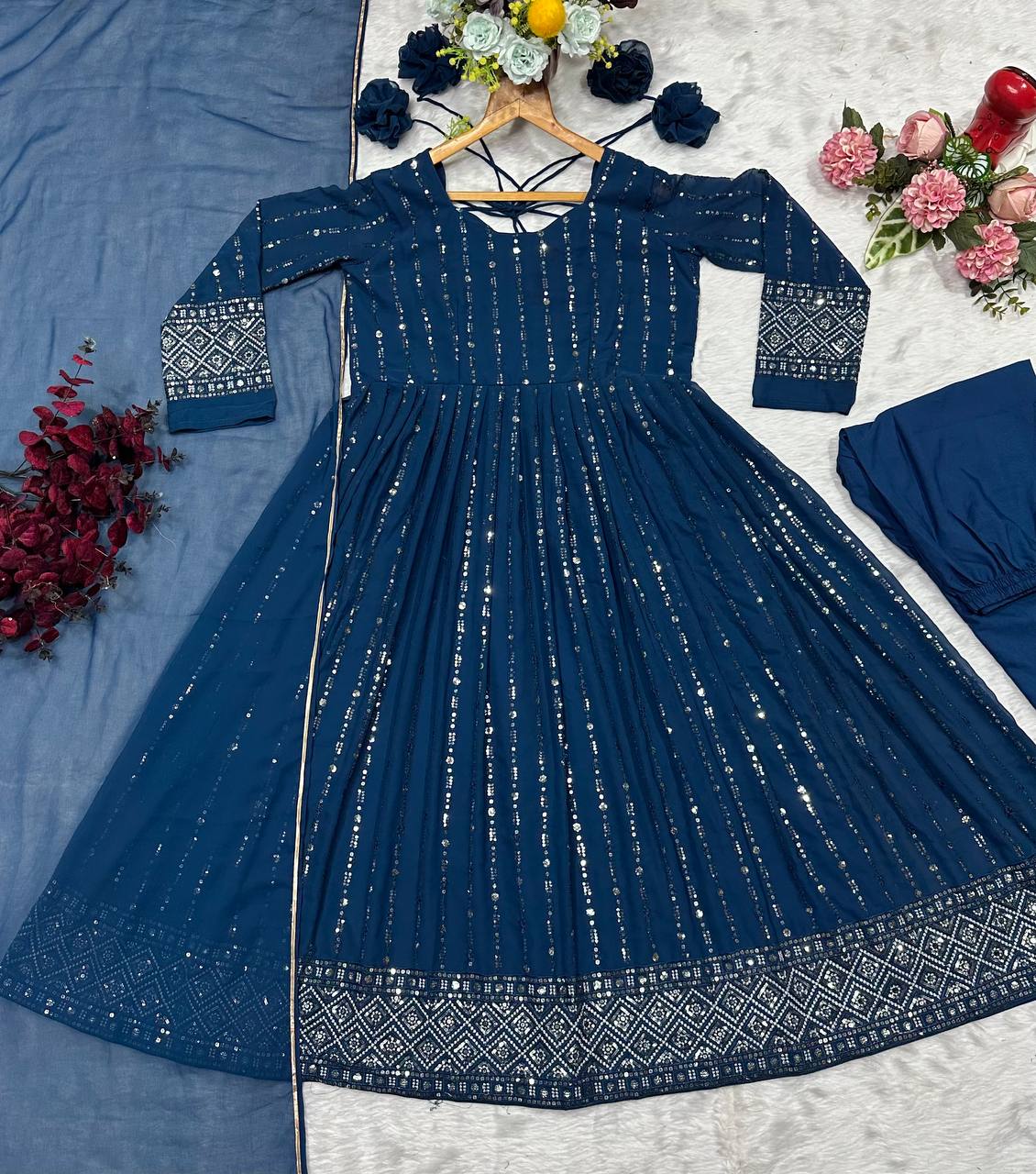 PREMIUM-FERTIGANZUG-SET AUS ANARKALI