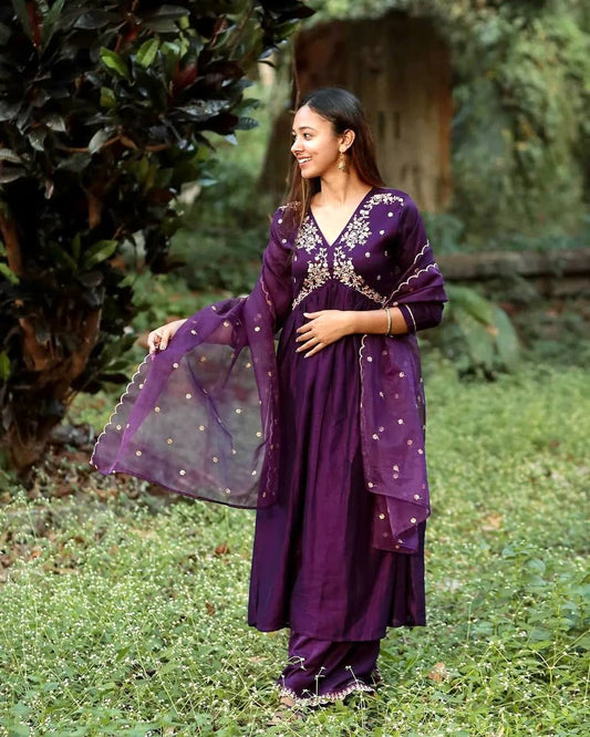 NOUVEAU HAUT DE SOIRÉE ET PLAZZO DE DESIGNER