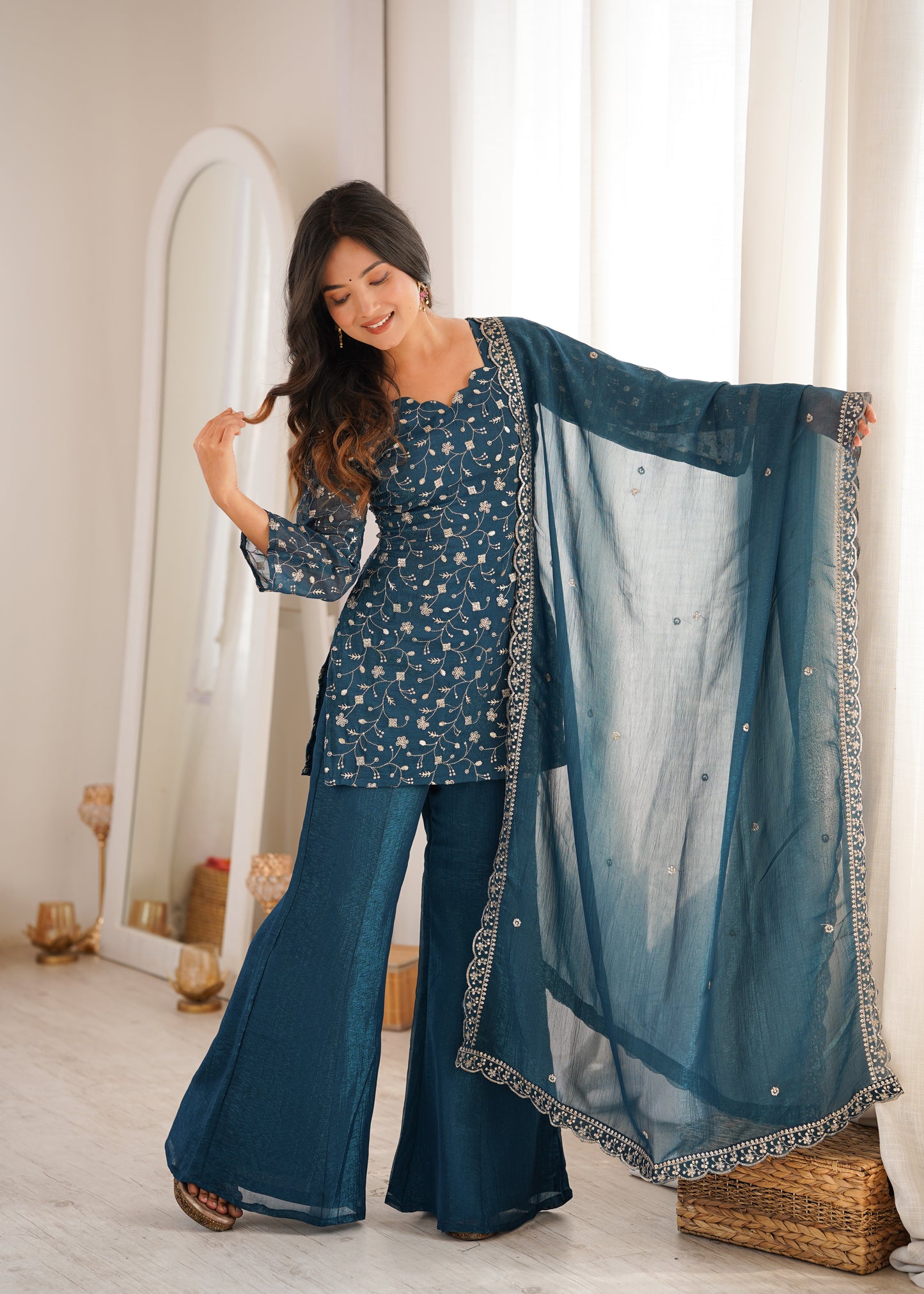 CRUNCHY SILK FABRIC WITH EMBROIDERY SEQUENCE 3 PEACE
