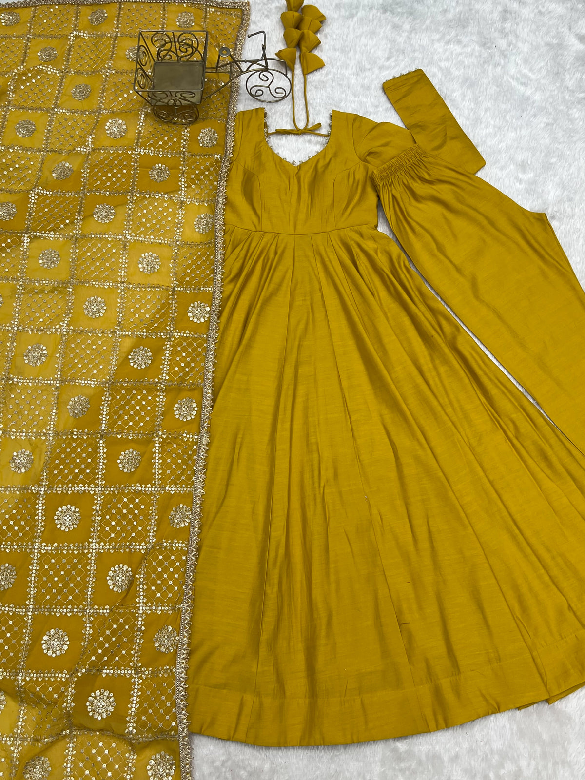 PREMIUM-FERTIGANZUG-SET AUS ANARKALI
