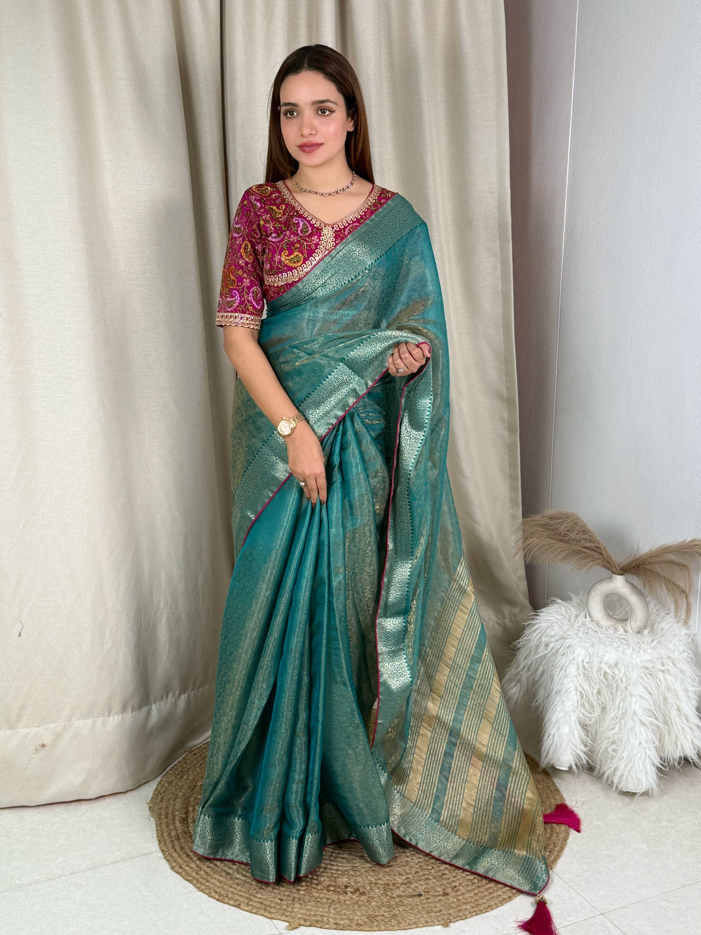 Fandy Silk zari weaving jacquard in full saree pallu and border