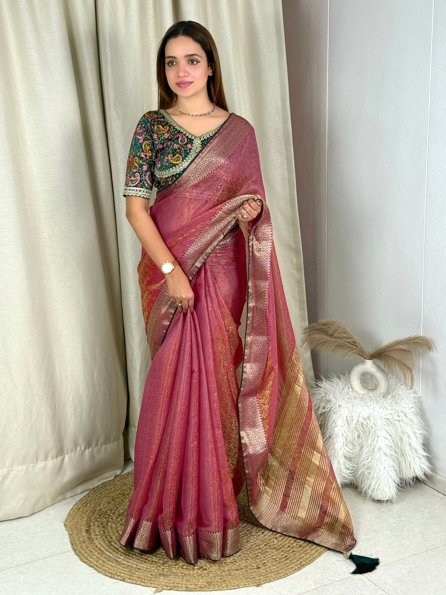 Fandy Silk zari weaving jacquard in full saree pallu and border