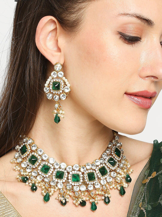 Gold-Toned Green & White Kundan Studded & Beaded Jadau Jewellery Set