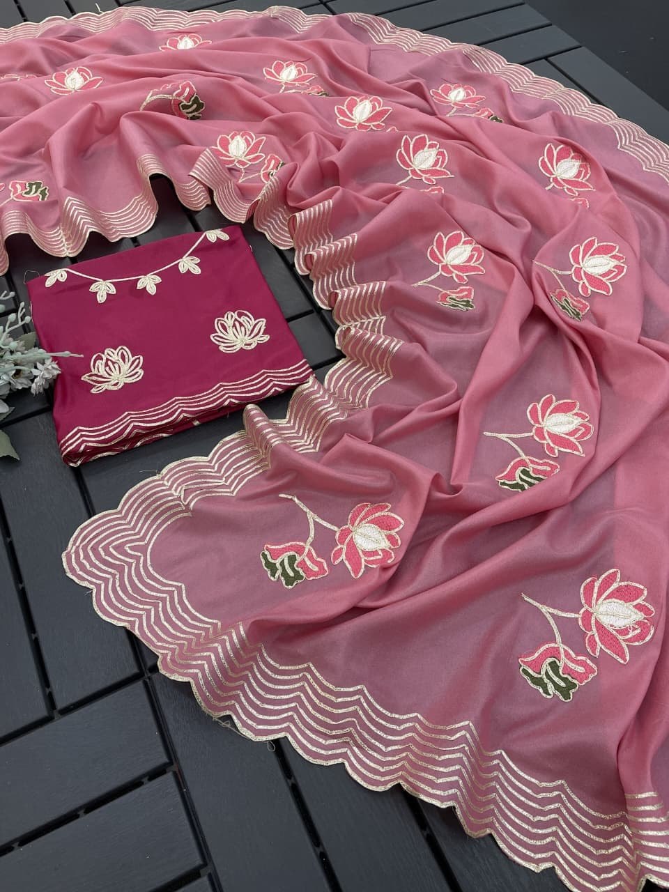 Very Soft nd Elegant Rich look HO silk saree