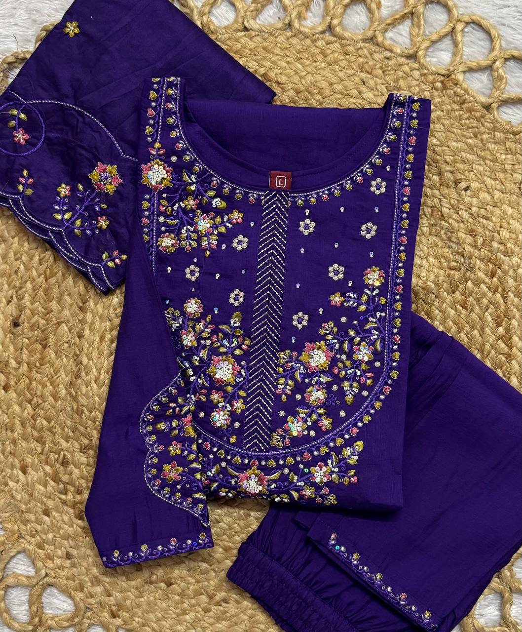 PREMIUM-FERTIGANZUG-SET AUS ANARKALI