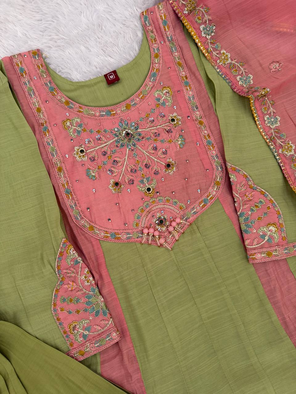 PREMIUM-FERTIGANZUG-SET AUS ANARKALI