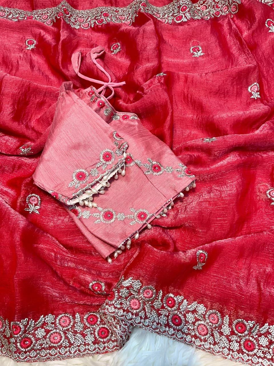 Very Soft nd Elegant Rich Look fendy chiffon silk fabric saree