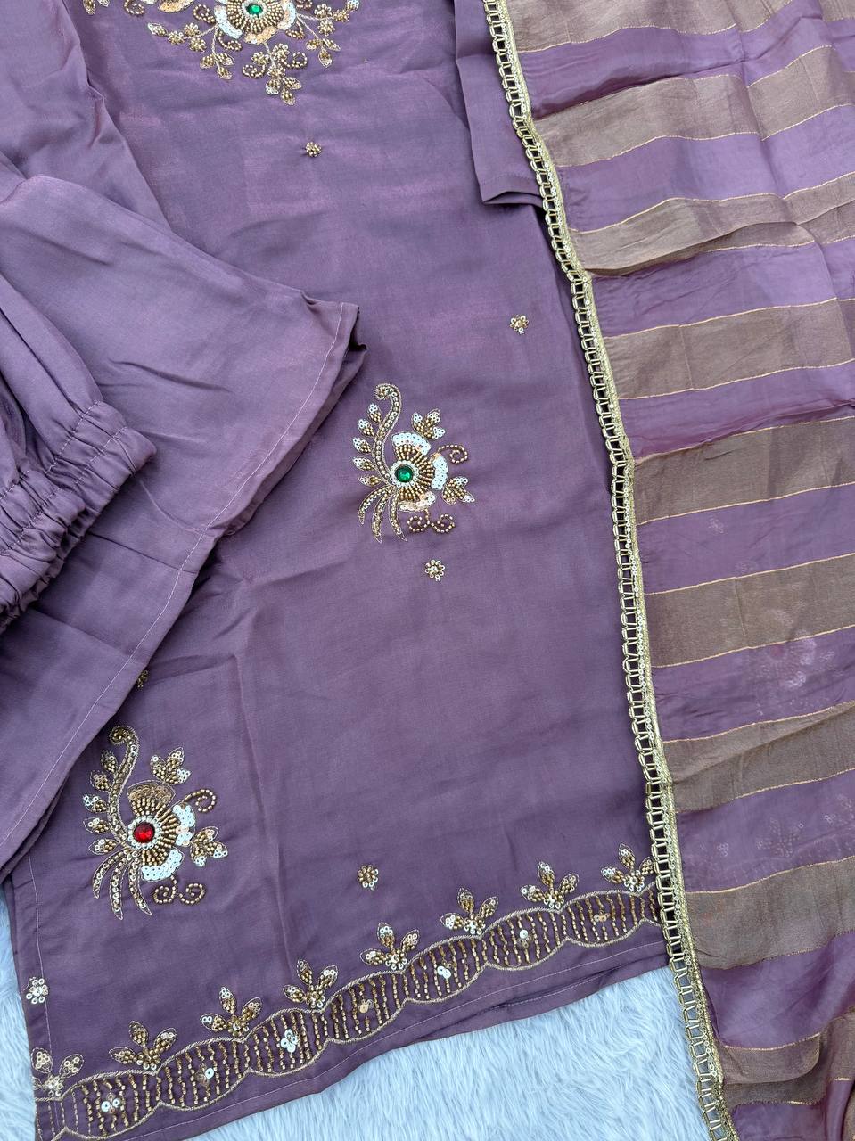 PREMIUM-FERTIGANZUG-SET AUS ANARKALI
