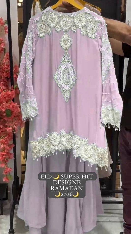 Robe de travail brodée en georgette fleurie artificielle avec de riches paillettes