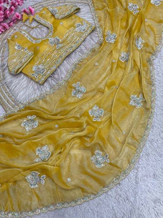 Suche jemanden für einen schönen Sari in der gleichen Farbe