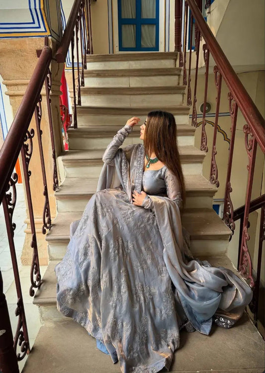 Presenting New Đěsigner Anarkali Suit In New Fancy Style