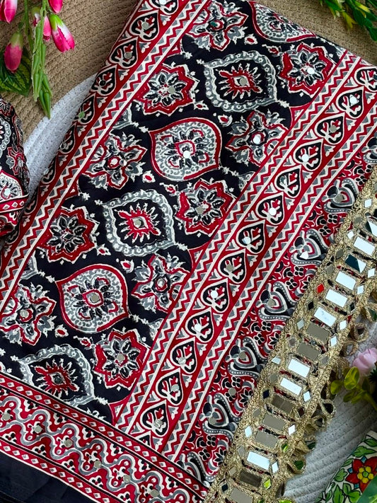 Very Soft and Elegant Rich look Original Japan Sartin Ajarak Print Saree