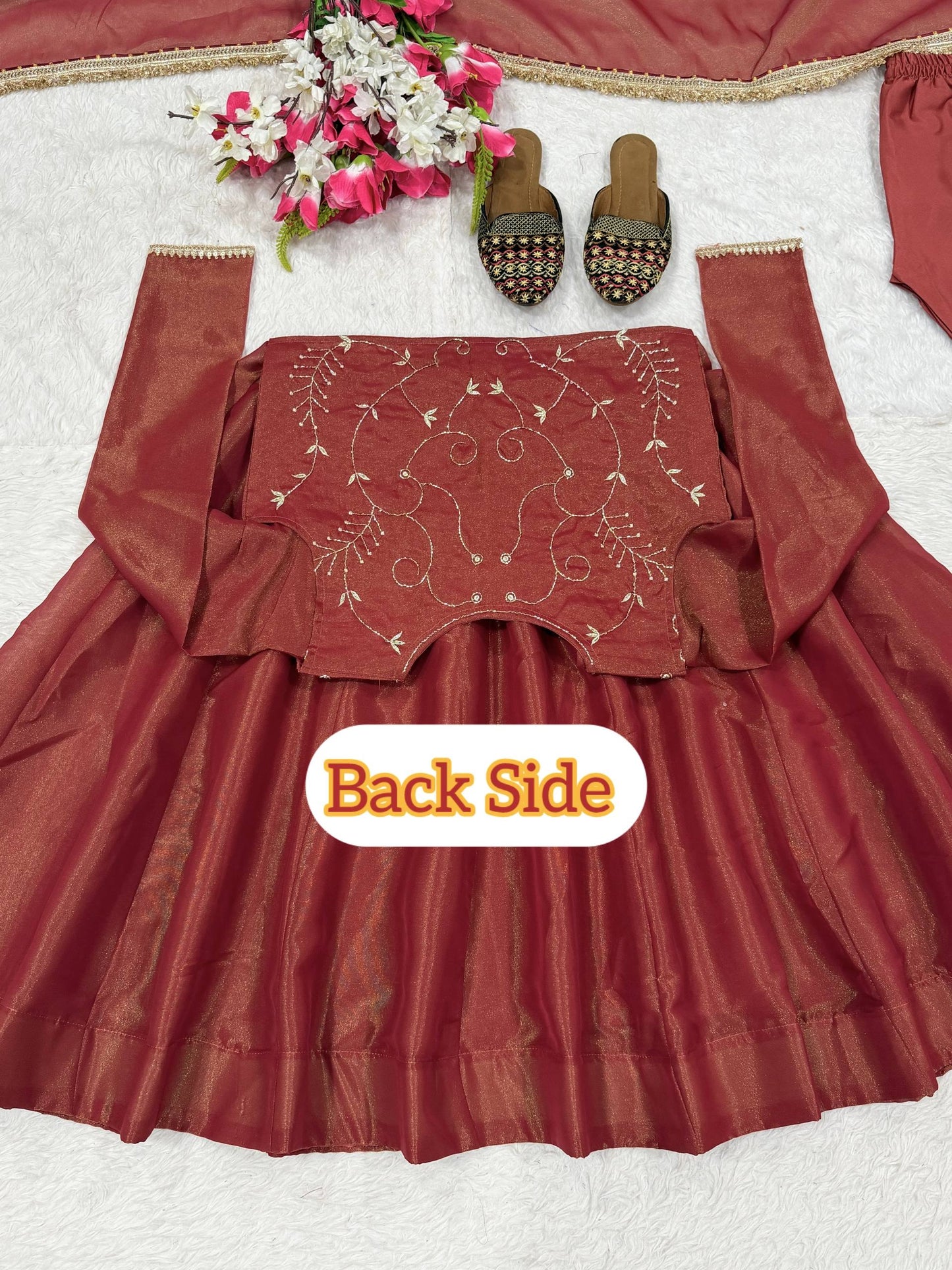Presenting New Đěsigner Maxi Anarkali Suit In New Fancy Style