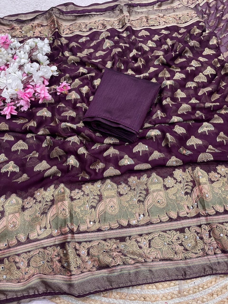 mono banglori with beautiful piping saree