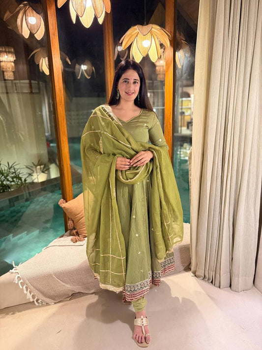 Presenting New Đěsigner Anarkali Suit In New Fancy Style