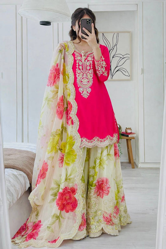 Kleid aus Georgette-Imitat mit üppiger Paillettenstickerei